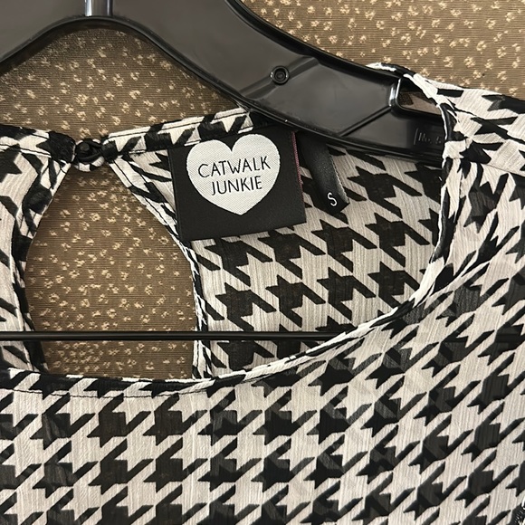 🔥🔥🔥NWT Catwalk Junkie Ruffle Long Sleeve Blouse - Picture 2 of 8